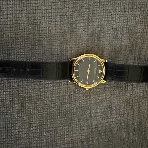 Bulova Other - Bulova Men’s Quartz Diamond Accent Black Dial gold case watch 38mm